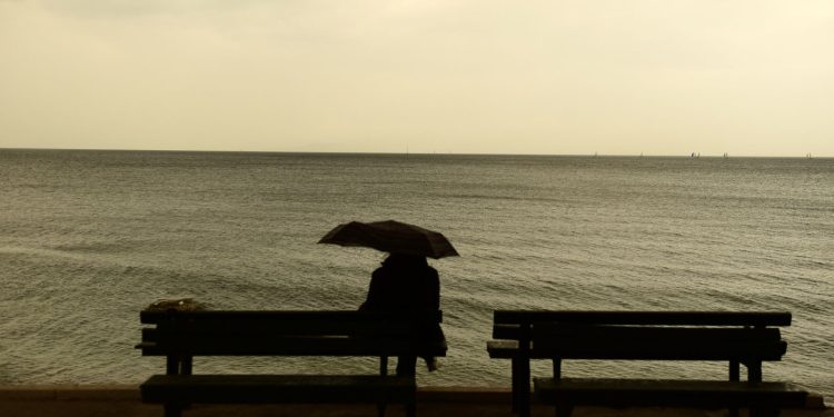 Meteo: Η αφρικανική σκόνη φέρνει λασποβροχές – Δείτε χάρτη για το πού θα «χτυπήσουν»