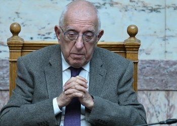 Τράβηξε το «αυτί» Βαλτογιάννη για την εξύμνηση της Χούντας ο Κακλαμάνης