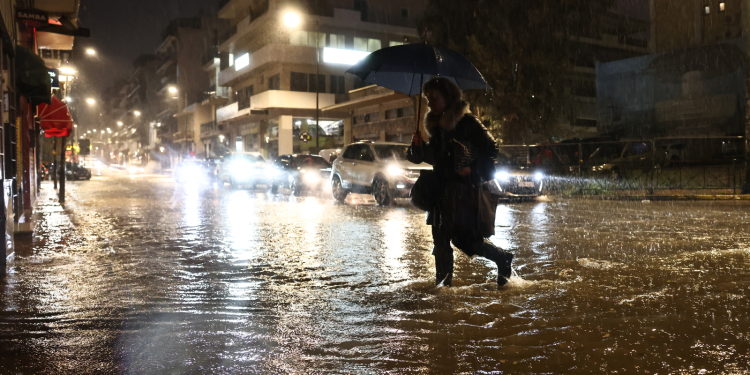 Πορτοκαλί συναγερμός για κακοκαιρία σε οκτώ περιοχές