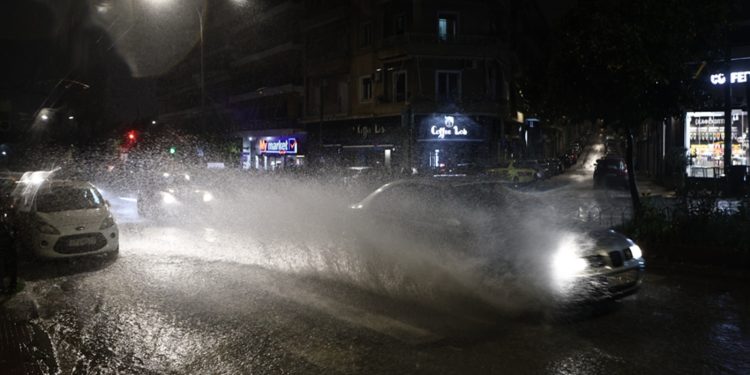 Meteo: Βροχή ενός μήνα έπεσε στην Αττική, oι οκτώ περιοχές με τα μεγαλύτερα ύψη