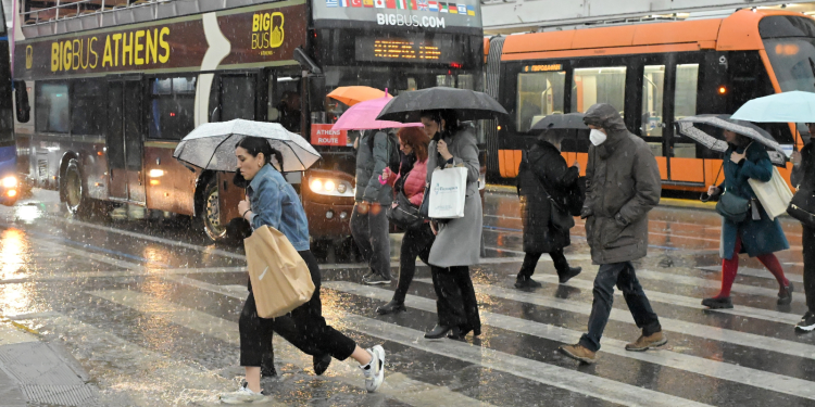 Έρχεται τριπλό κύμα κακοκαιρίας – Ποιες περιοχές θα βρεθούν στο στόχαστρο