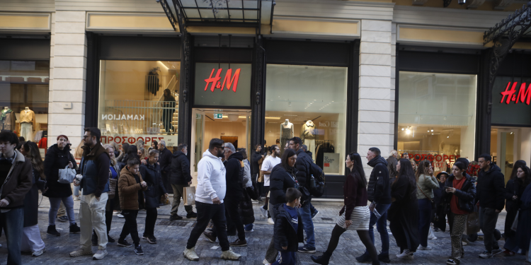 Ανοιχτά τα καταστήματα την Κυριακή 25/1 – Το ωράριο λειτουργίας