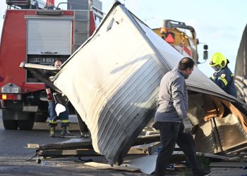 Σφοδρή σύγκρουση φορτηγών στον Κηφισό – Δύο άτομα στο νοσοκομείο