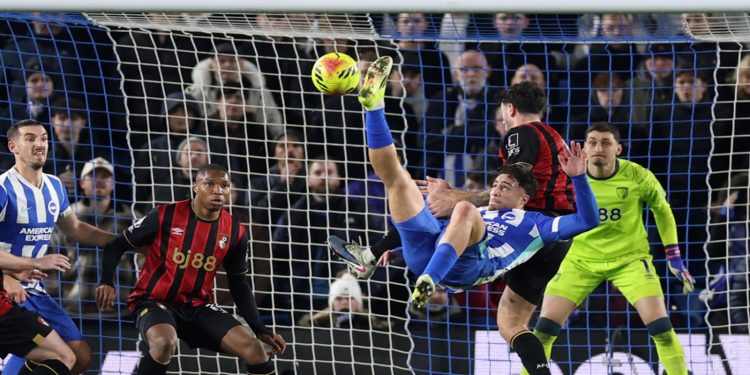 Premier League: Ο Κωστούλας έβαλε… το γκολ της χρονιάς! (Βίντεο)