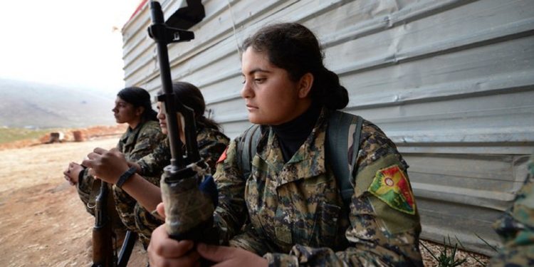 Συρία: Απόδραση κρατουμένων του ISIS και νέες συγκρούσεις απειλούν τη Ροζάβα