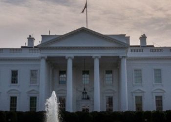 Συνάντηση στον Λευκό Οίκο με στόχο την αποκλιμάκωση της κρίσης γύρω από τη Γροιλανδία