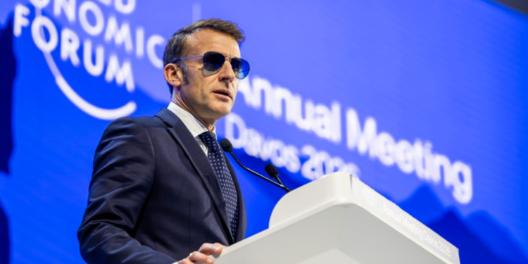 Μακρόν εναντίον Τραμπ: Η Ευρώπη δεν θα υποκύψει στους «νταήδες» (βίντεο)