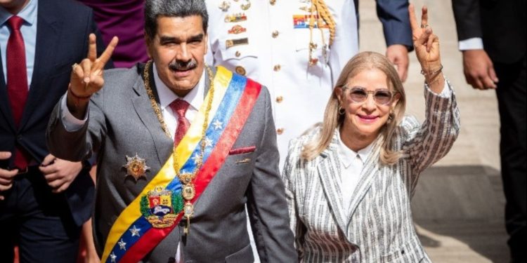 Ο Μαδούρο “υπο κράτηση” στη Νέα Υόρκη: Σήμερα ενώπιον Αμερικανού δικαστή μαζί με τη σύζυγό του – Το «κατηγορητήριο»