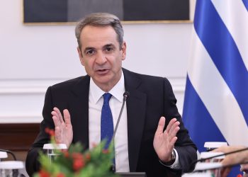 ΝΔ: «Δέκα κεράκια» Μητσοτάκη με ανοιχτά μέτωπα και εσωκομματικές αιχμές