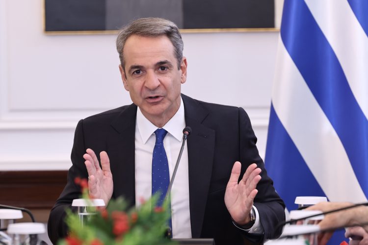 ΝΔ: «Δέκα κεράκια» Μητσοτάκη με ανοιχτά μέτωπα και εσωκομματικές αιχμές