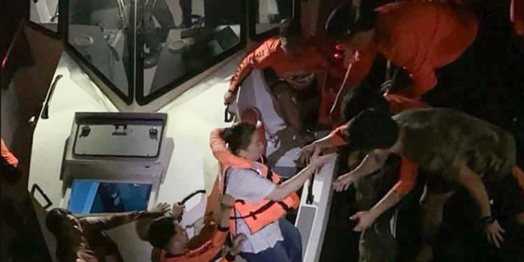 Τραγωδία στις Φιλιππίνες: Τουλάχιστον 18 νεκροί σε ναυάγιο ferry boat – Δεκάδες αγνοούμενοι