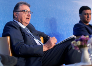 ΠΙΣ: Παραιτήθηκε ο Εξαδάκτυλος – Αναλαμβάνει ο Κουτσόπουλος