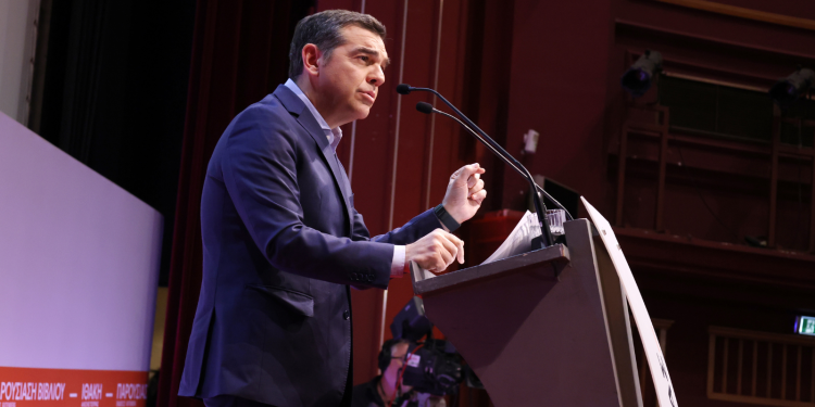 Ο Τσίπρας ανάμεσα στον ριζοσπαστισμό και τη σοσιαλδημοκρατία