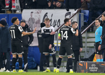 Μαχητικός ο ΠΑΟΚ αλλά λύγισε στο τέλος από τη Λιόν