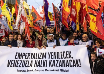 Πορείες στο Καράκας υπέρ Μαδούρο