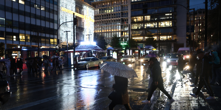Ισχυρή κακοκαιρία: Βροχές, καταιγίδες και θυελλώδεις άνεμοι
