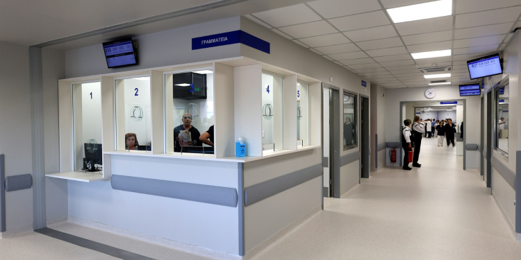 ΕΟΔΥ: Ραγδαία άνοδος εισαγωγών λόγω γρίπης