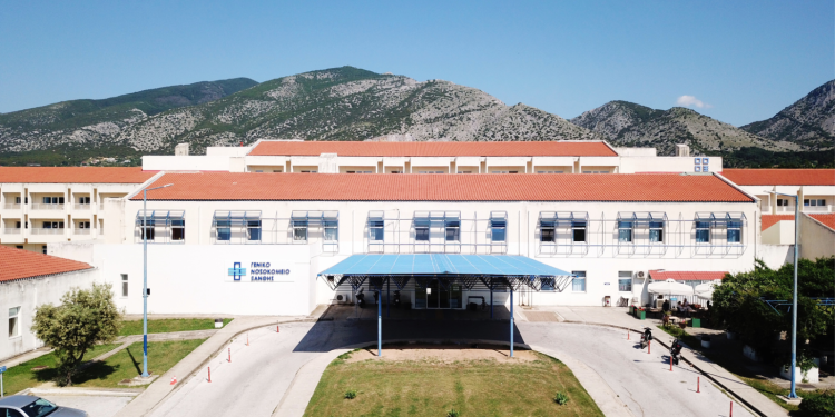 Ξάνθη: Σε κρίσιμη κατάσταση 9χρονος μετά από έκρηξη κροτίδας στα χέρια του