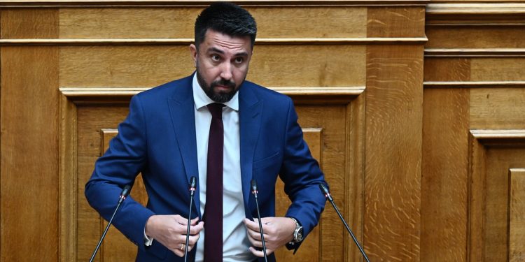 Οζγκιούρ Φερχάτ (Νέα Αριστερά): Μοναδικός φυσικός ηγέτης της προοδευτικής παράταξης ο Τσίπρας (βίντεο)