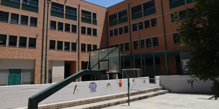 Έντονες αντιδράσεις μετά από καθαίρεση διευθυντή ΕΠΑΛ για συμμετοχή σε απεργία