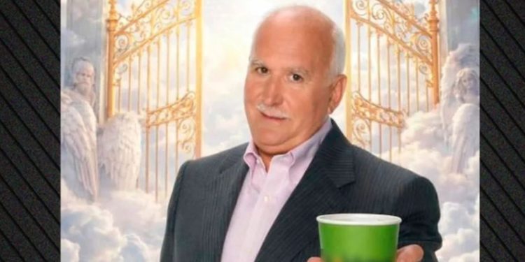 Μαγαζάτορας στη Μεσσήνη εμφάνισε τον Γιώργο Παπαδάκη να πίνει καφέ στον Παράδεισο