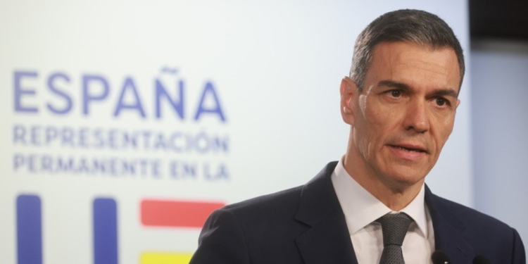 Η Ισπανία νομιμοποιεί χιλιάδες μετανάστες