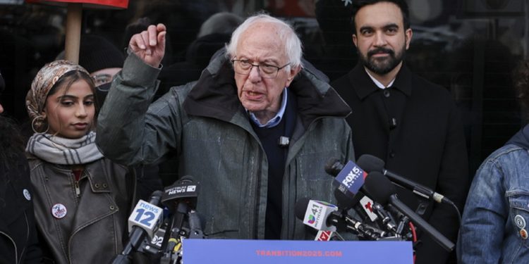 Σάντερς και Δημοκρατικοί καταγγέλλουν παραβίαση του Συντάγματος και του διεθνούς δικαίου (βίντεο)