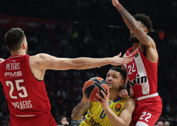 Ολυμπιακός–Μακάμπι 100-93: Τρίτη σερί νίκη στο ΣΕΦ