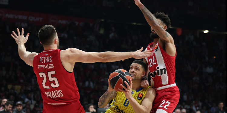 Ολυμπιακός–Μακάμπι 100-93: Τρίτη σερί νίκη στο ΣΕΦ