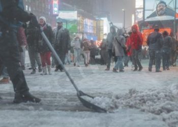Ιστορική χιονοθύελλα και κύμα ψύχους πλήττουν τις ΗΠΑ (βίντεο)