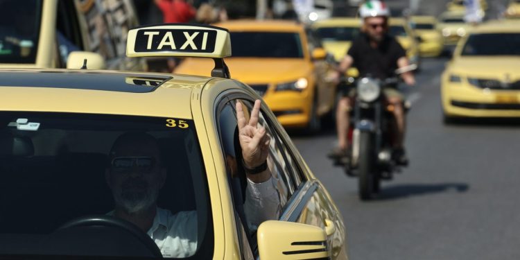 Χωρίς ταξί από αύριο – 48ωρες κυλιόμενες απεργίες στην Αττική
