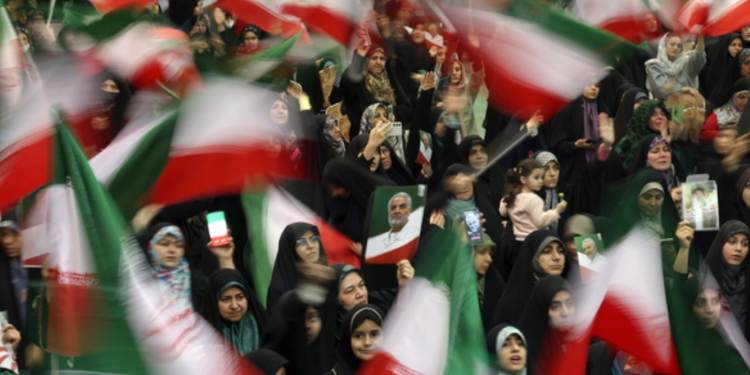 Τέλεια καταιγίδα για το καθεστώς της Τεχεράνης