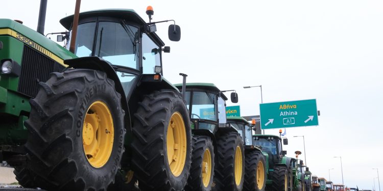 Με ΜΑΤ απαντάει η Κυβέρνηση στα αγροτικά αιτήματα