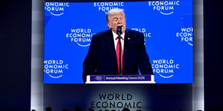 Νέα σενάρια για την υγεία του Τραμπ – Εμφανίστηκε με μελανιές στο Νταβός (φώτο)