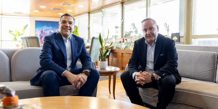 Τι είπαν Αγγελούδης – Τσίπρας και το δώρο του δημάρχου