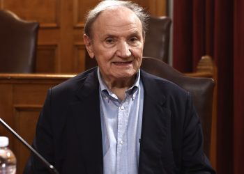 Τζουμάκας στην Εξεταστική: «Υπουργείο σε πλήρη διάλυση – μαφίες, καρτέλ και ευρωπαϊκή συνενοχή»