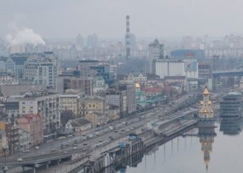 Ρωσία: Μπαράζ επιθέσεων με νεκρούς στο Κίεβο – Φόβοι για χρήση πυραύλου Oreshnik στην Λβιβ