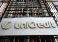 Η UniCredit ανεβάζει στο 29,8% το ποσοστό της στην Alpha Bank