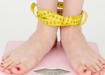 Μελέτη προειδοποιεί: Παχυσαρκία και υπέρταση αυξάνουν τον κίνδυνο αγγειακής άνοιας