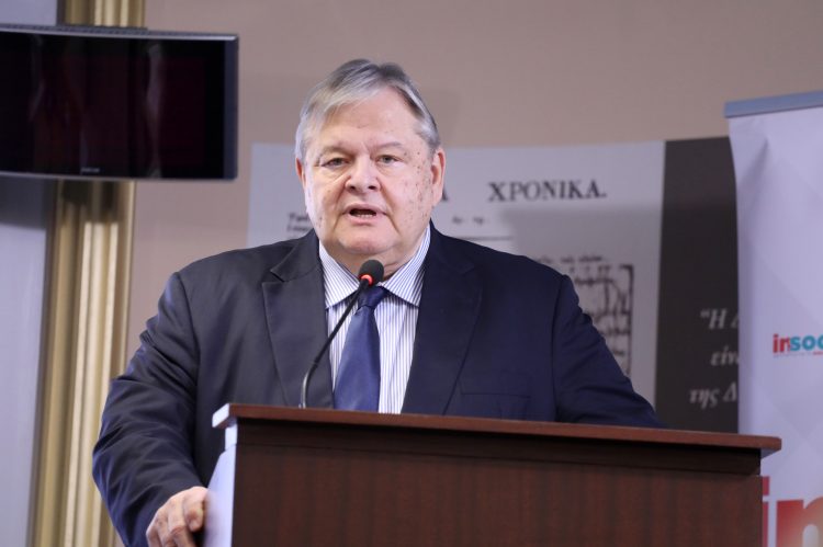 Ο Ευάγγελος Βενιζέλος ανεβάζει τους αντικυβερνητικούς τόνους: Από τα θεσμικά στην εθνική ασφάλεια