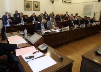 Ποιος νοιάζεται για το Σύνταγμα και τις Ανεξάρτητες αρχές!