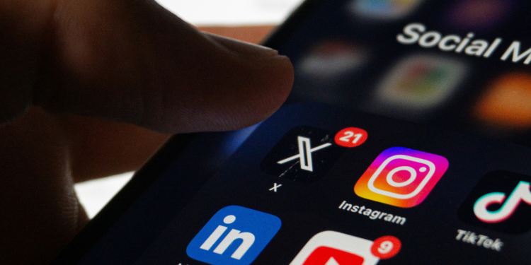 Έπεσε το Χ – Εκατομμύρια χρήστες αναφέρουν πρόβλημα