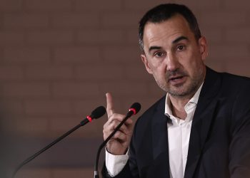 Δραματικές ώρες στη Νέα Αριστερά: Ανοιχτό το ενδεχόμενο της παραίτησης Χαρίτση