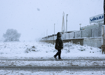 Αλλάζει απότομα ο καιρός – Έρχεται κύμα ψύχους με χιόνια και θυελλώδεις ανέμους (βίντεο)
