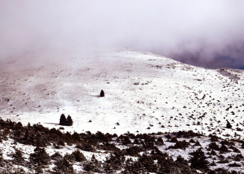 Ταΰγετος: Δεν μπόρεσε να προσεγγίσει το ελικόπτερο τους εγκλωβισμένους ορειβάτες