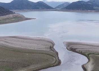 Οι βροχές και τα χιόνια «γέμισαν» νερό τη λίμνη Υλίκη