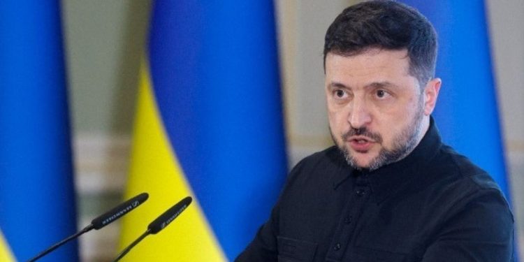 Ζελένσκι: Ξεκάθαρη αντίδραση ζητά από τη διεθνή κοινότητα μετά τα μαζικά ρωσικά πλήγματα