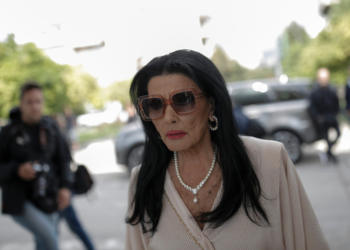 Στο νοσοκομείο η Ζωζώ Σαπουντζάκη (βίντεο)