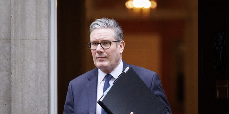 Βρετανία: Μαζί με τον Μάντελσον φεύγει και ο Στάρμερ