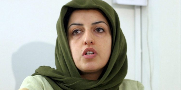 Ιράν: Η νομπελίστρια Νάργκες Μοχαμαντί σε απεργία πείνας